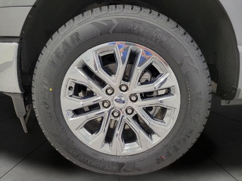 Used 2025 Ford F150 Lariat w/ Equipment Group 501A Mid AWD/4WD image 4