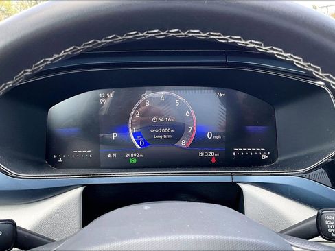 Used 2024 Volkswagen Taos SE image 19