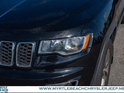 Used 2020 Jeep Grand Cherokee Laredo w/ Laredo X Package image 10