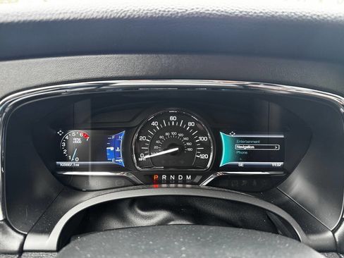 Used 2017 Lincoln Navigator L Select image 12