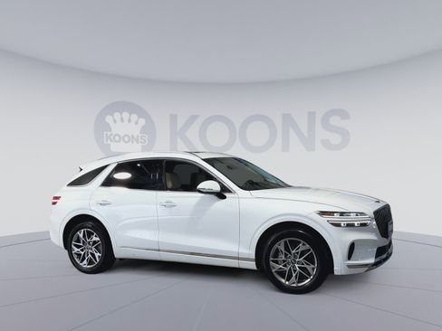 Used 2024 Genesis GV70 2.5T w/ Select Package AWD/4WD image 2