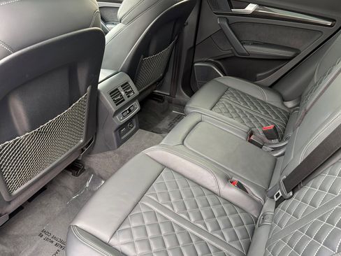 Used 2023 Audi SQ5 Prestige w/ Prestige Package image 11