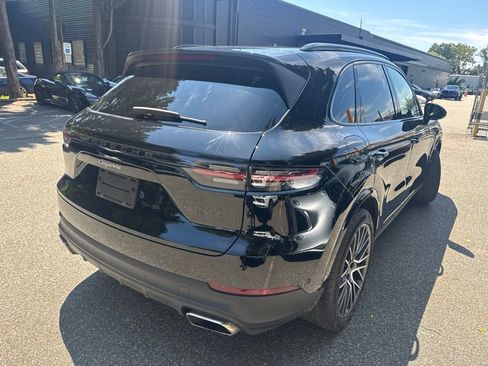 Certified 2023 Porsche Cayenne AWD/4WD image 10