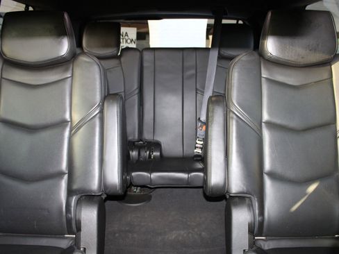 Used 2016 Cadillac Escalade Platinum AWD/4WD image 14