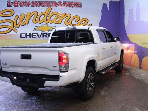 Used 2016 Toyota Tacoma Limited image 8