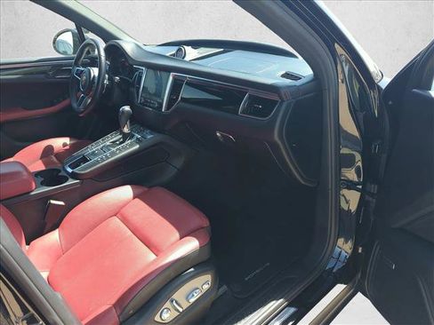 Used 2017 Porsche Macan AWD/4WD image 17