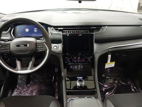 New 2025 Jeep Grand Cherokee 4WD image 26