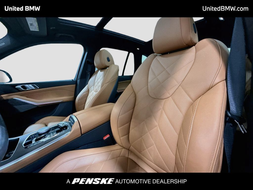 Used 2025 BMW X5 xDrive40i w/ M Sport Package AWD/4WD image 12