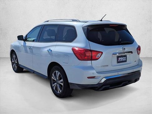 Used 2017 Nissan Pathfinder SV image 7
