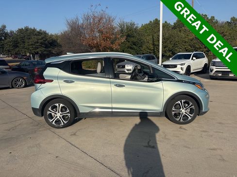 Used 2019 Chevrolet Bolt Premier w/ Infotainment Package image 4