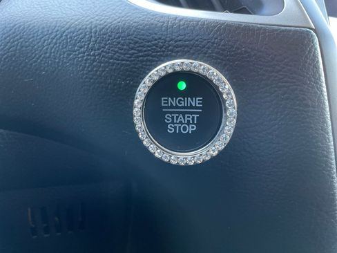 Used 2021 Ford Edge SEL image 20