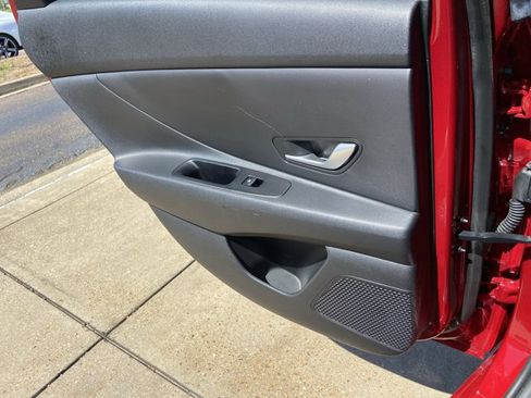 Used 2024 Hyundai Elantra SEL FWD image 50