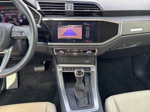 Used 2022 Audi Q3 2.0T Premium w/ Convenience Package image 14