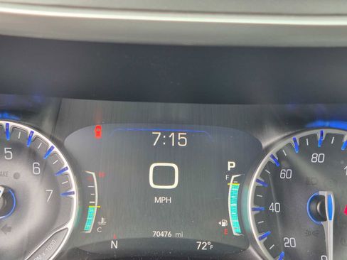 Used 2023 Chrysler Pacifica Touring-L FWD image 37