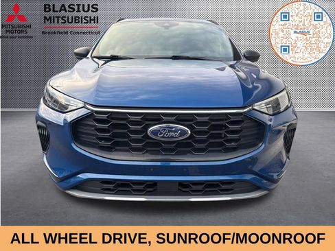Used 2023 Ford Escape ST-Line w/ Tech Pack #1 AWD/4WD image 3