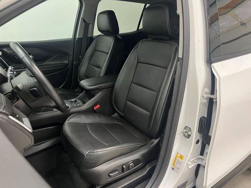 Used 2024 GMC Terrain SLT AWD/4WD image 22