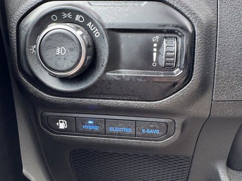 Used 2023 Jeep Wrangler Unlimited Sahara w/ Cold Weather Group image 25