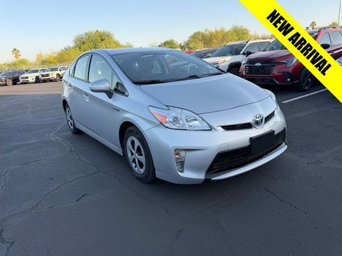 Used 2015 Toyota Prius Two FWD image 1