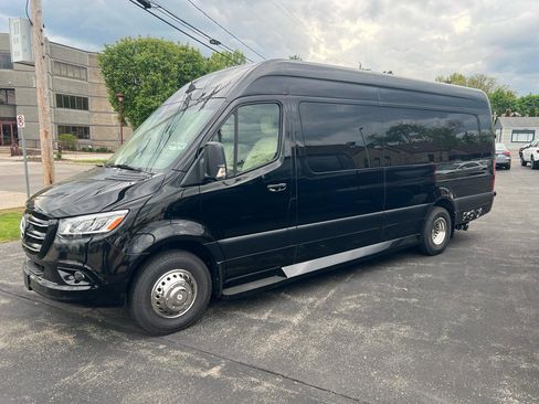 Used 2020 Mercedes-Benz Sprinter 3500 image 1