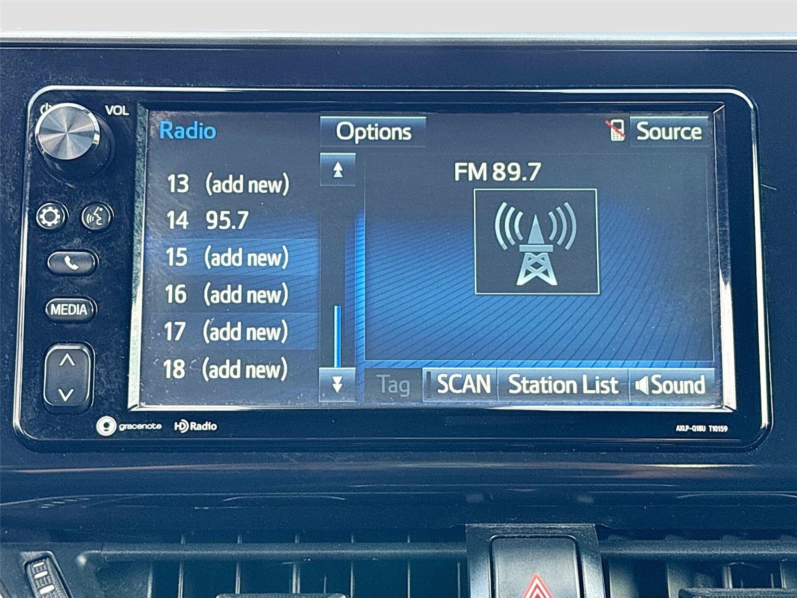 Used 2018 Toyota C-HR XLE FWD image 14