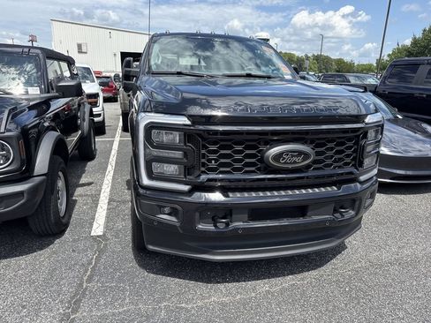 Used 2025 Ford F350 Lariat w/ Lariat Ultimate Package AWD/4WD image 3