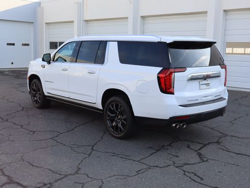 Used 2024 GMC Yukon XL Denali AWD/4WD image 19