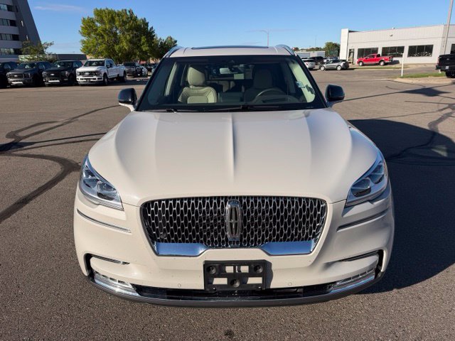 Used 2023 Lincoln Aviator Reserve w/ Equipment Group 201A AWD/4WD image 5