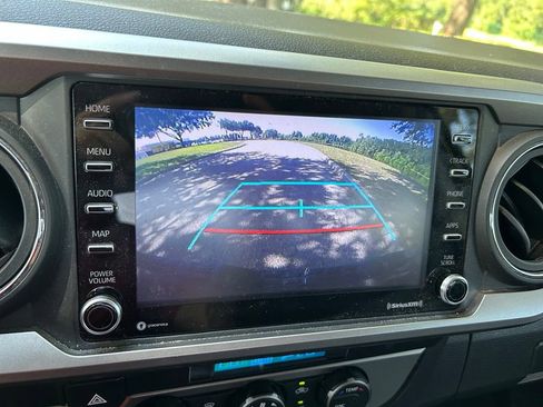 Used 2022 Toyota Tacoma SR5 w/ Technology Package RWD image 26