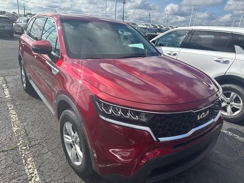 Used 2023 Kia Sorento LX AWD/4WD image 2