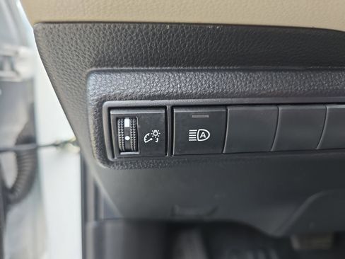 Used 2022 Toyota Corolla LE image 30