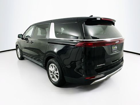 Used 2024 Kia Carnival LX image 5