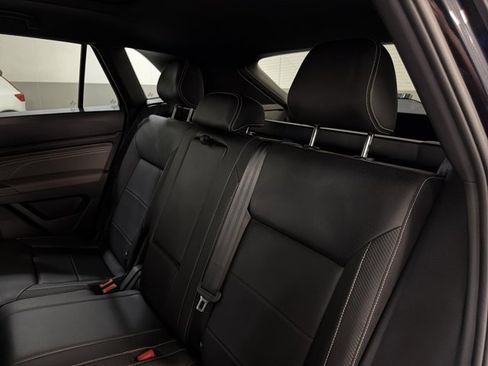 Certified 2023 Volkswagen Atlas Cross Sport SEL R-Line AWD/4WD image 21