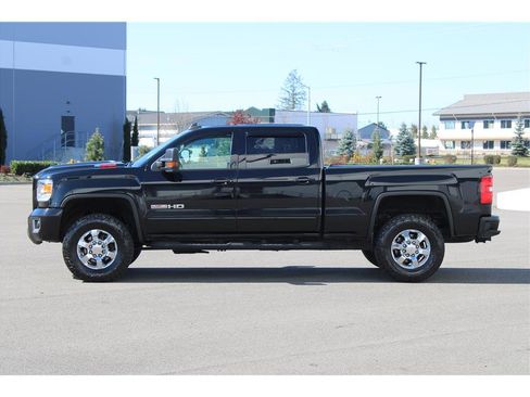 Used 2019 GMC Sierra 3500 SLT w/ All-Terrain HD Package image 2