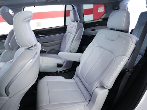 Used 2021 Jeep Grand Cherokee L Overland w/ Advanced Protech Group III RWD image 13