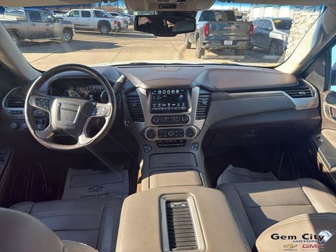 Used 2018 GMC Yukon XL Denali w/ Open Road Package AWD/4WD image 17