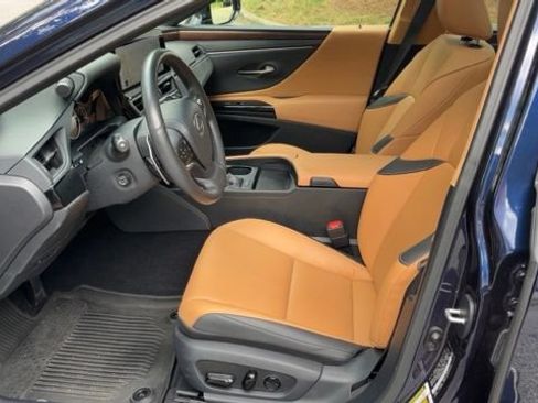 Used 2025 Lexus ES 350 w/ Premium Package FWD image 5