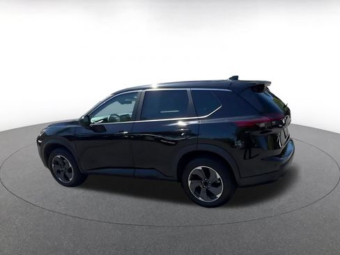 Used 2025 Nissan Rogue SV FWD image 10