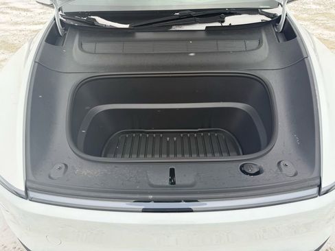 Used 2026 Tesla Model Y 2WD image 18