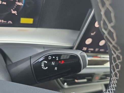 New 2026 Volkswagen Tiguan SE image 20