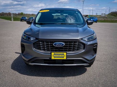 Used 2023 Ford Escape AWD image 2
