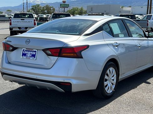 Used 2024 Nissan Altima 2.5 S FWD image 5
