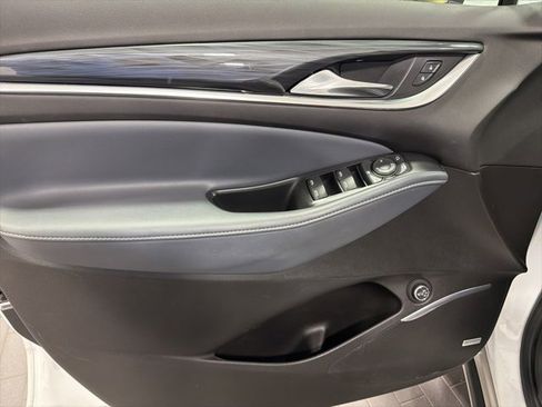 Used 2021 Buick Enclave Essence w/ Sound and Sites Package image 9