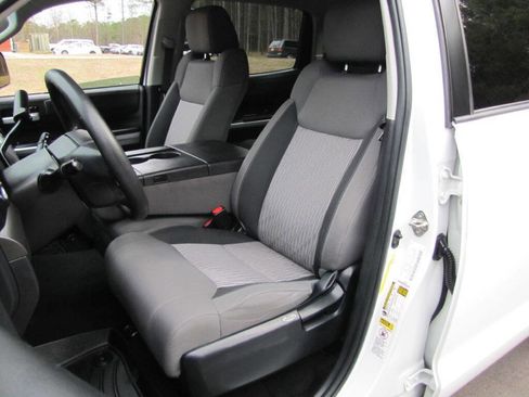 Used 2017 Toyota Tundra SR5 image 22