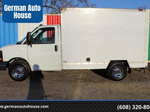 Used 2023 GMC Savana 3500 image 1