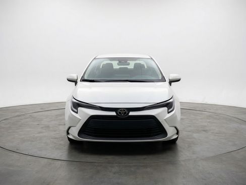 Used 2025 Toyota Corolla LE FWD image 2