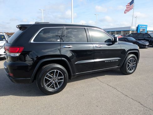 Used 2020 Jeep Grand Cherokee Limited w/ Luxury Group II image 2