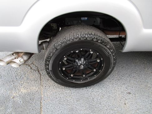 Used 2016 Ford F250 Lariat w/ Lariat Ultimate Package image 27