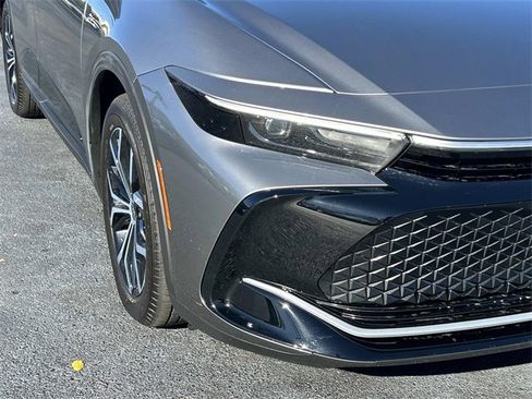 Used 2026 Toyota Crown XLE image 10