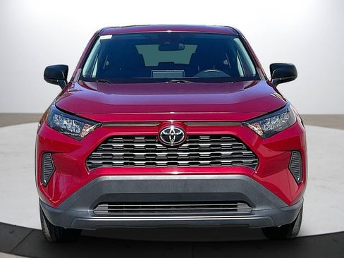 Used 2022 Toyota RAV4 LE FWD image 3