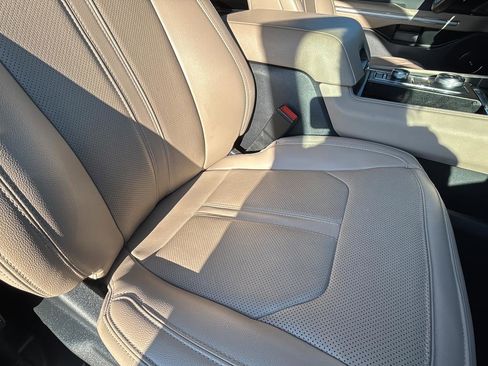 Used 2024 Ford Expedition Limited image 53